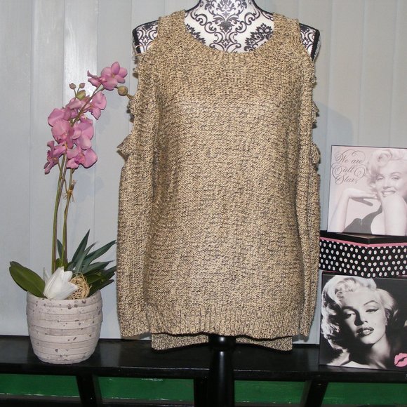 Cold Shoulder Sweater Top Razzle Dazzle - Picture 1 of 8